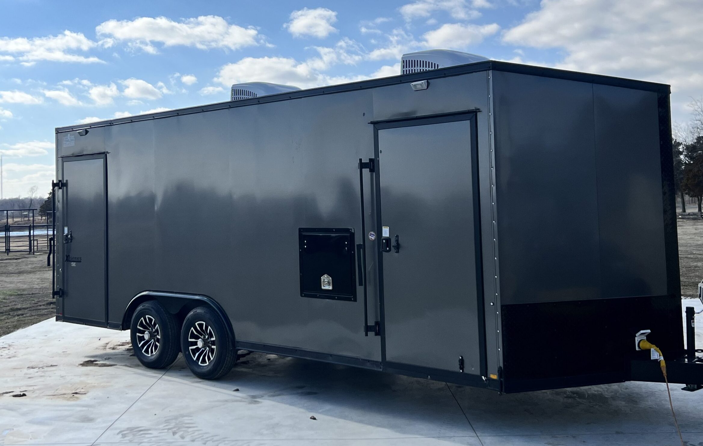20 Ft Tandem Axle Trailer - 4 Ft Storage Area