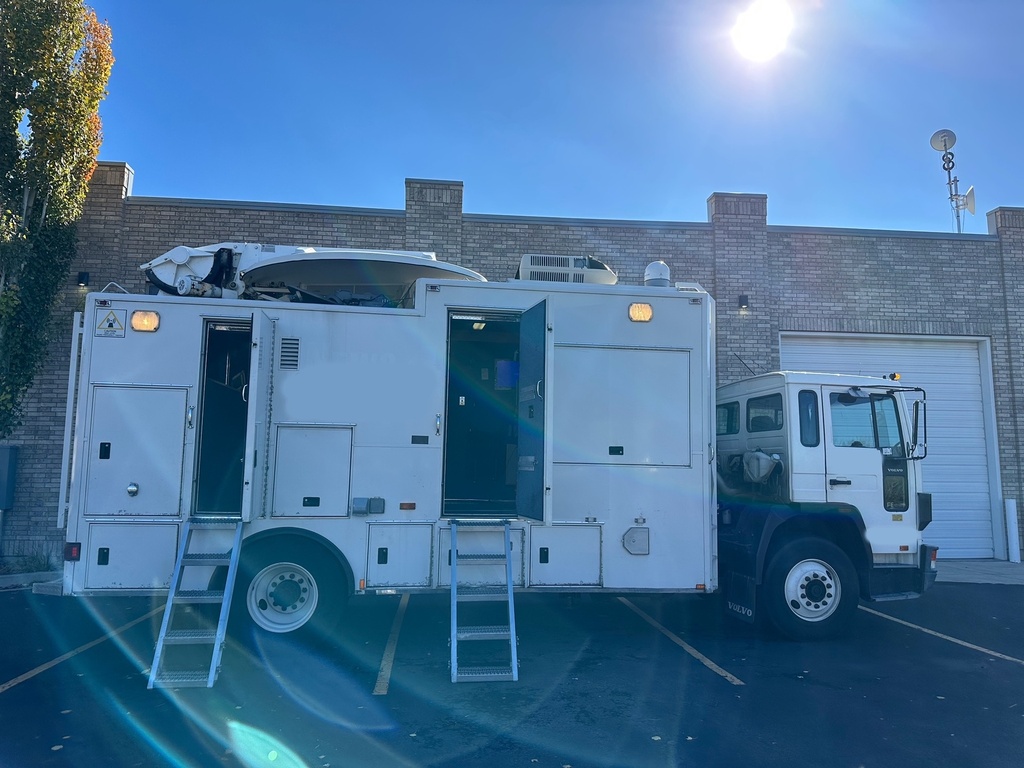 #524 - 1997 Volvo FE Sat Truck with 1.5m Dish