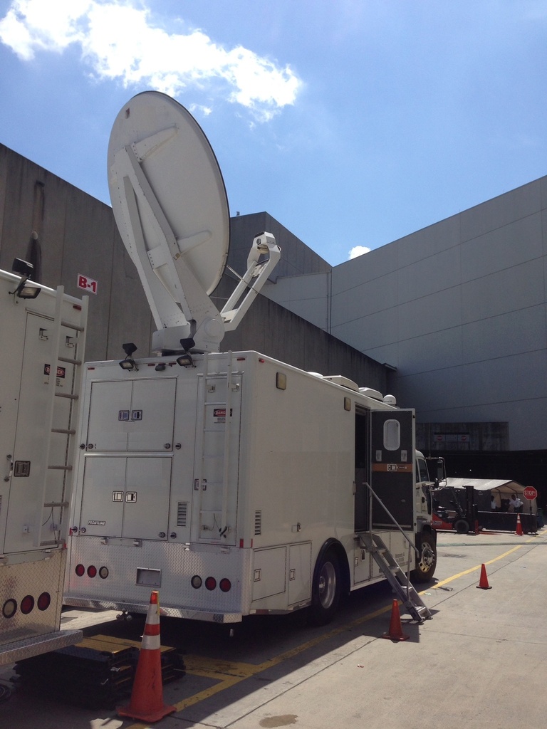 #559 – 2004 Isuzu HD Production & Satellite Uplink Truck