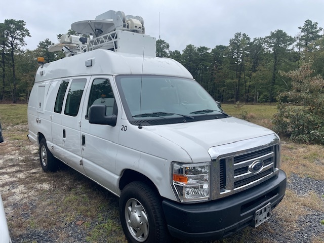 #587 - 2009 Ford E350 V10, Onan Generator, 42ft Mast, KU Dish